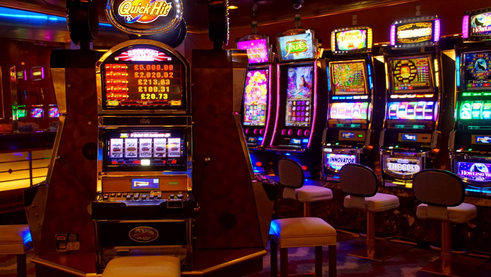 Read more about the article Ultimate Guide to DIY Casino Games: Create Fun Memories at Home